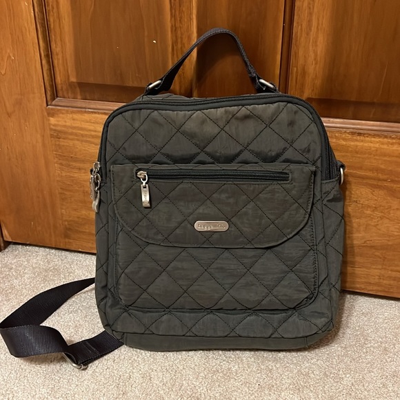 Baggallini Quilted Explorer Backpack Crossbody Bag - Picture 2 of 11